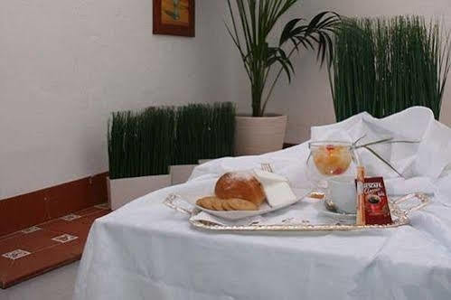 La Via Mezquita Hotel Sevilla Bagian luar foto