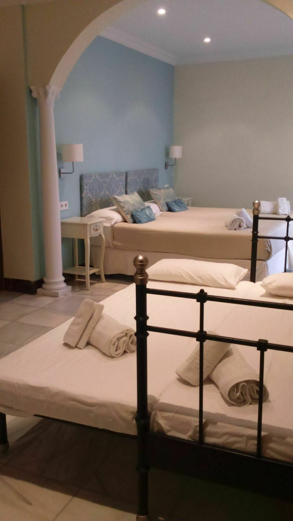 La Via Mezquita Hotel Sevilla Bagian luar foto